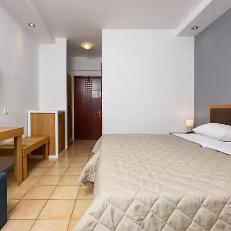 Hotel Aethria 3*